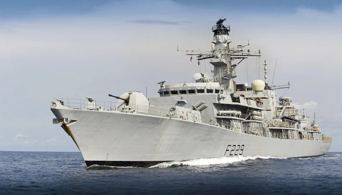 روسيا | غادرت سفينتان حربيتان روسيتان أخريان البحر الأبيض المتوسط تحت المراقبة الدقيقة للفرقاطة البريطانية إتش إم إس لانكستر.