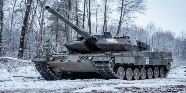 ليتوانيا | الدبابات الأوكرانية المتضررة من طراز ليوبارد 2 والمجددة في ليتوانيا ستصل قريبًا إلى أوكرانيا.