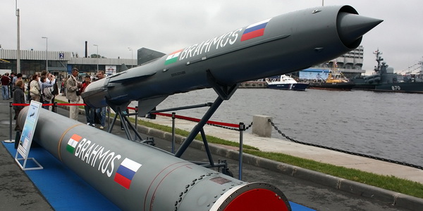 الهند | صواريخ براهموس BrahMos الهندية تتعثر في سباق الصواريخ فرط الصوتية.