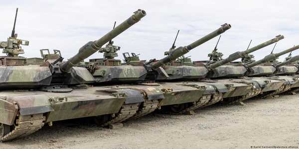 الولايات المتحدة | الموافقة رسميًا على شحن دبابات أبرامز إلى أوكرانيا ومن المحتمل وصولها في سبتمبر القادم.