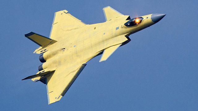 الولايات المتحدة | إحياء برنامج شراء طائرة بدون طيار تحاكي الطائرة الصينية الشبح J-20.