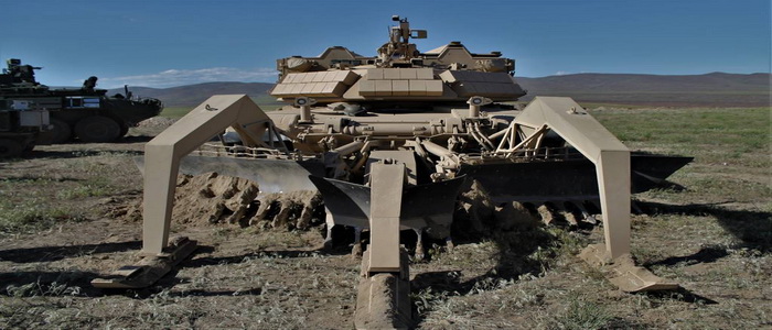 الولايات المتحدة | الجيش الأمريكي يعمل بشكل عميق على تطوير مركبات آلية لإختراق حقول الألغام.