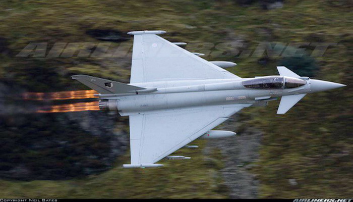 بريطانيا | شركة BAE Systems تعلن أنها منحت 80 مليون جنيه إسترليني (90 مليون دولار) في عقود دعم إلكترونيات الطيران لمقاتلات Typhoon تايفون.