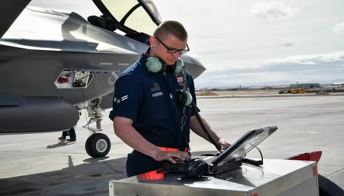 الولايات المتحدة | القوات الجوية تطلب من شركة لوكهيد مارتن توفير أجهزة كمبيوتر لوجستية وأجهزة تخطيط المهام وشبكة (ODIN) للطائرات المقاتلة من طراز F-35.