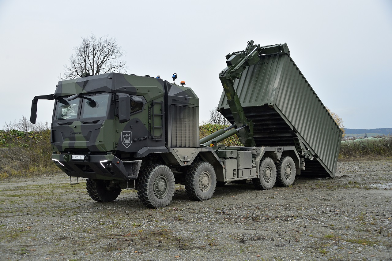 ألمانيا | شركة الدفاع الألمانية Rheinmetall راينميتال ترسل 26 شاحنة لوجستية إلى أوكرانيا.