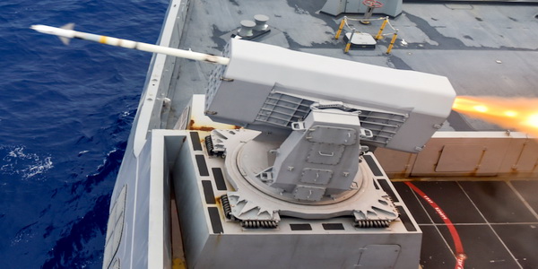 اليونان | تعزيز الشراكة بين IDE و Raytheon في صاروخ RIM-116 المتدحرج.