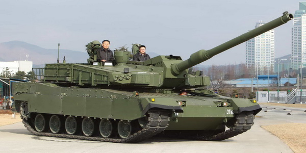 بولندا | شركة Hyundai Rotem هيونداي روتيم تسلم الدفعة السابعة من دبابات القتال الرئيسية K2 Black Panther إلى الجيش البولندي.