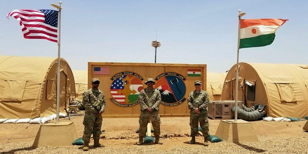 النيجر | وفد من البنتاغون يزور النيجر لمناقشة انسحاب القوات الأمريكية.