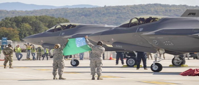 القوة الجوية للحرس الوطني الأمريكي يستقبل أول مقاتلتين من طراز F-35.