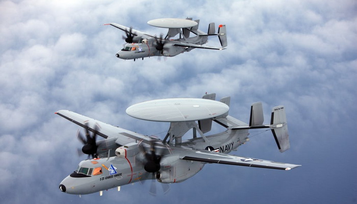 فرنسا تشتري ثلاث طائرات E-2D Advanced Hawkeye .