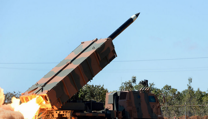 البرازيل | الجيش يجري اختبارات إطلاق صواريخ SS-60 جديدة من قاذفة ASTROS II أستروس المتعددة الفوهات.