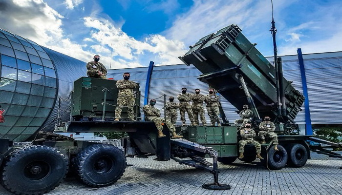 بولندا | نقل بطاريات صواريخ أرض جو من طراز MIM-104 باتريوت للجيش الأمريكي لتعزيز دفاعاتها لمواجهة أي تهديد محتمل.