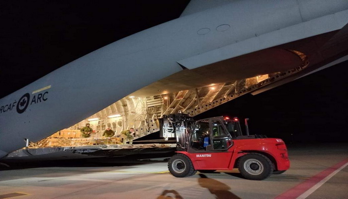 كندا | توالي وصول طائرات النقل الكندية C-17 وإستمرار دعم أوكرانيا بالمعدات والمساعدات العسكرية.