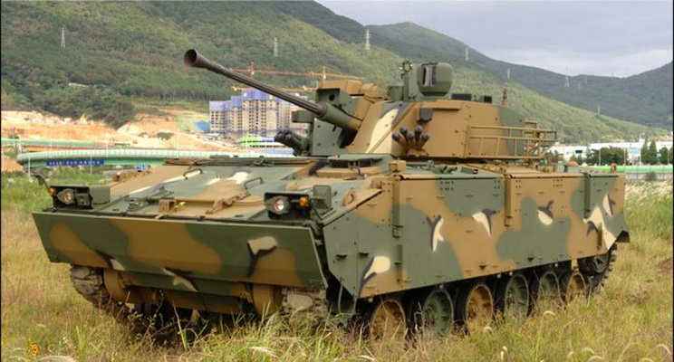 كوريا | شركةHanwha  وOshkosh  تشكلان فريق لاستبدال مركبة برادلي للجيش الأمريكي.