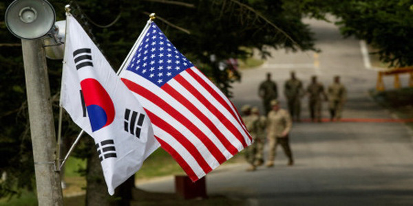 الولايات المتحدة | إجراء تمارين "منضدية" معقدة بشأن التهديدات النووية مع كوريا الجنوبية.