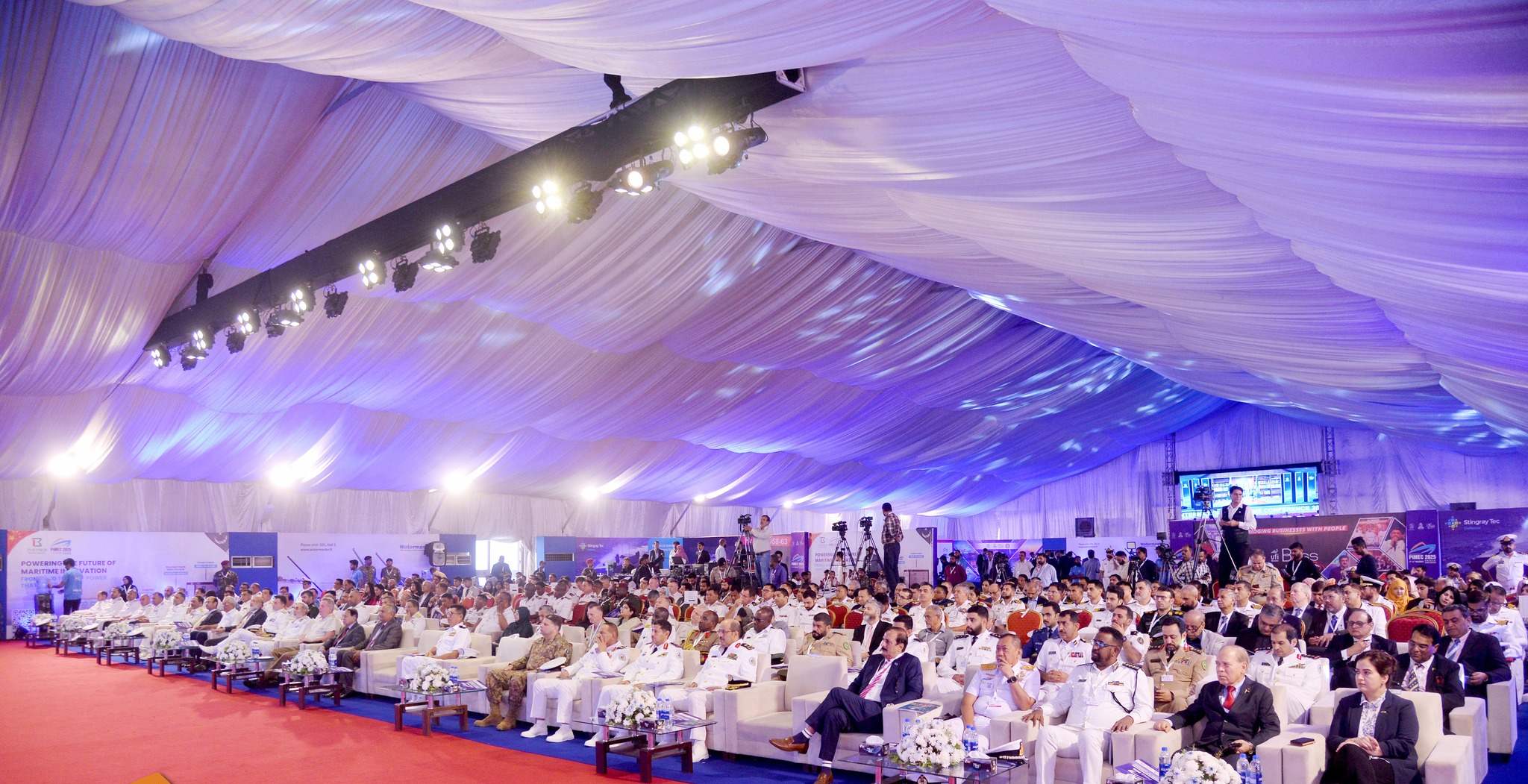 شارك في المعرض ما يقرب من 178 عارضاً (منهم 28 شركة دولية و150 محلية)، كما حضر 133 وفداً دولياً من 44 دولة. باكستان | ختام فعاليات معرض ومؤتمر باكستان البحري PIMEC- 2025 بنجاح باهر.