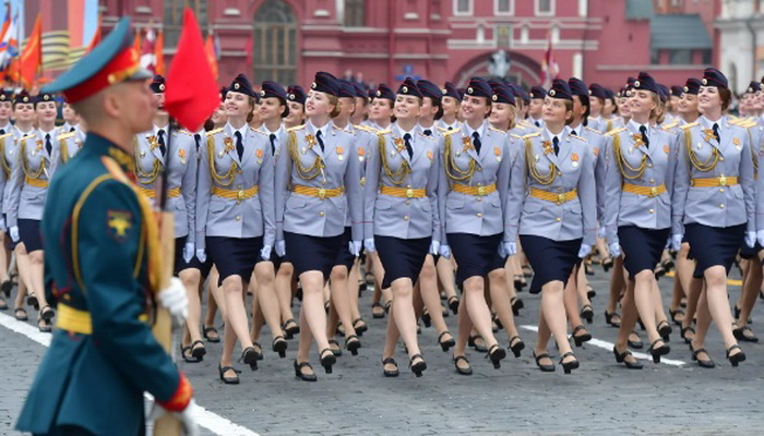 روسيا | وزير الدفاع يقول إن روسيا لن تستدعي النساء للتعبئة الجزئية.