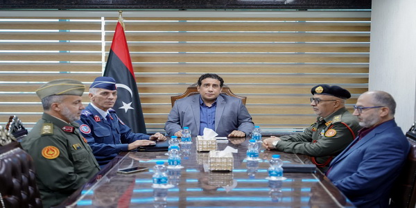 The Supreme Commander of the Army discusses with the members of the (5+5) committee the military situation in the western region and the issue of unifying the military institution.