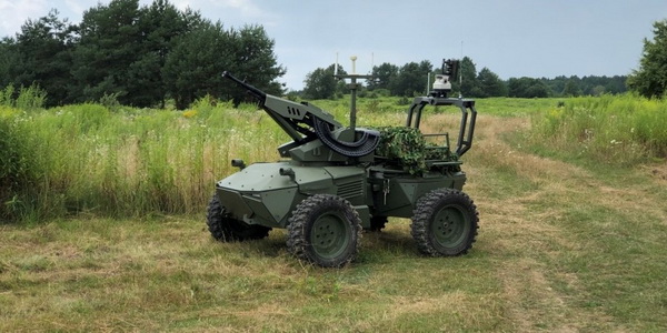 إستخدام مركبة أرضية غير مأهولة متعددة الوظائف من طراز Ironclad في العمليات القتالية في أوكرانيا.