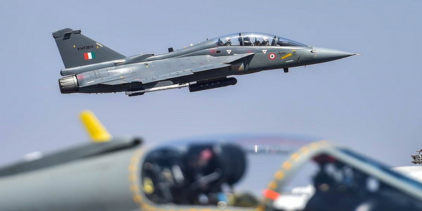 الهند | القوات الجوية الهندية تدمج نظام التحكم الرقمي في الطيران (DFCC) في مقاتلة تيجاسHAL Tejas Mk1A.