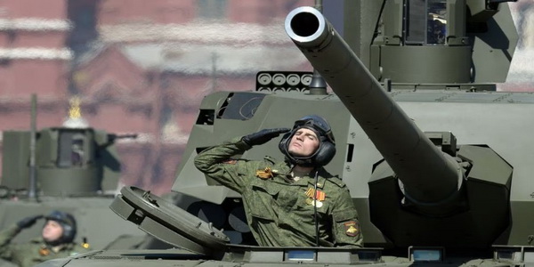 روسيا | تطوير مقذوفات 3UBK21 سبرينتر الصاروخية لقذائف الدبابات لإستخدامها مع دبابة آرماتا T-14 Armata الأحدث في ترساتة الجيش الروسي.