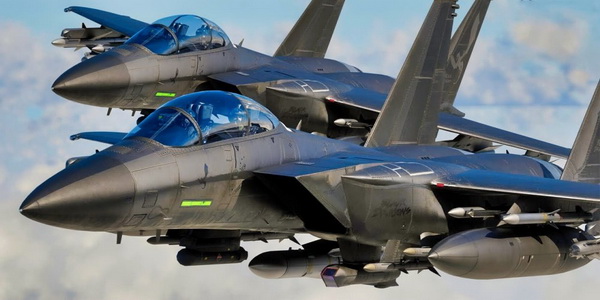 الولايات المتحدة | مشروع قانون مجلس النواب يمنع تقاعد طائرات F-22 ويستمر في شراء طائرات F-15EX التابعة للقوات الجوية.