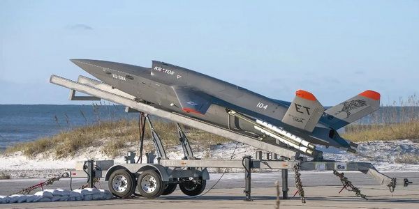 الولايات المتحدة | التخطيط لشراء ما بين 1000 إلى 2000 ألف طائرة بدون طيار نوع  XQ-58A Valkyrie يتم التحكم فيها بواسطة الذكاء الاصطناعي.