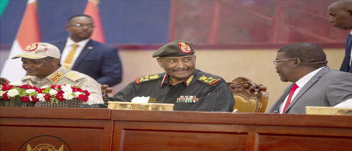 السودان | قائد الجيش السوداني البرهان: ملتزمون بإجراء انتخابات بالسودان نهاية الفترة الانتقالية.