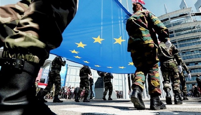 الاتحاد الأوروبي يضع حجر الأساس للوحدة الدفاعية
