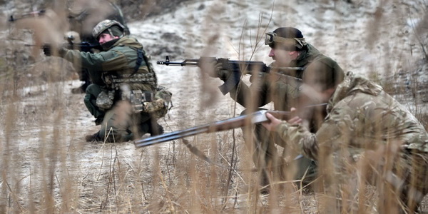 أوكرانيا | كندا ولاتفيا توفران تدريبًا مشتركًا على القيادة القتالية للضباط الأوكرانيين.
